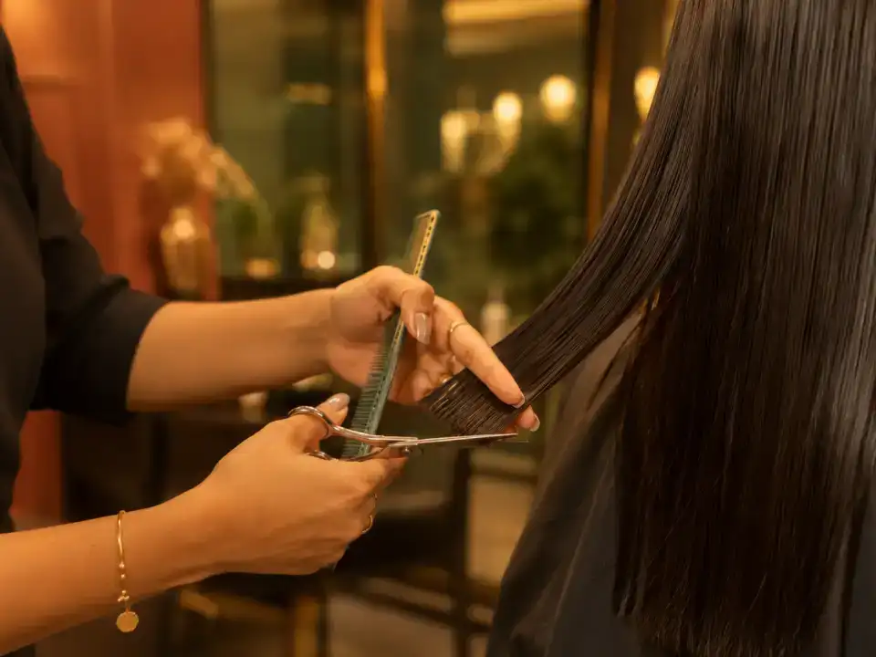 Hair Trimming treatment at Fayna's Beauty Studio Islamabad