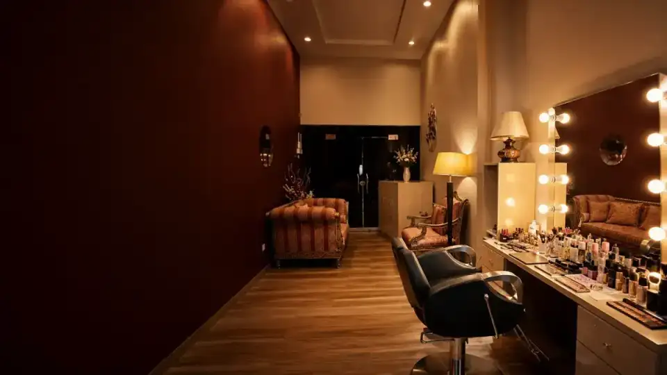 Fayna's Beauty Studio salon