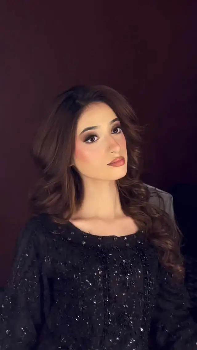 Signature Glam Makeup in Gulberg Greens | Fayna’s Beauty Studio